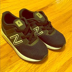 BOYS size 9.5 WIDE New Balance slip on sneakers